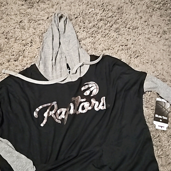 BNWT Toronto Raptors long sleeve hooded top - Picture 4 of 6